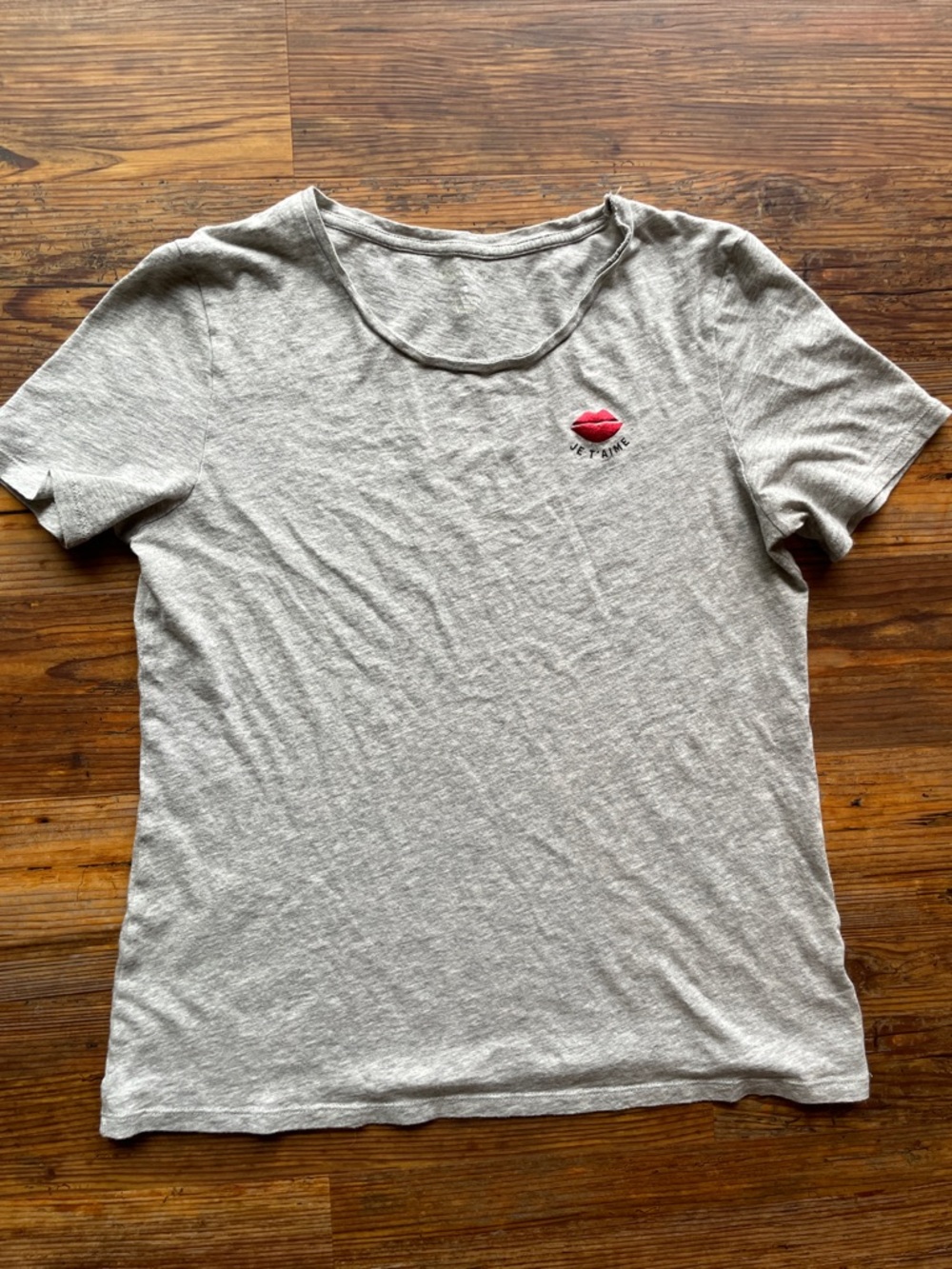 Je T’aime Gray Banana Republic Tee